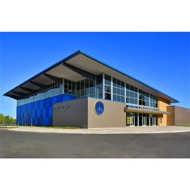 Fitnessstudio mit Stahlkonstruktion